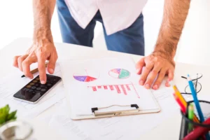 Alternatives to Nearshore Software Development: Finding the Right Fit for 2025 4 DevCrew I/O - business man working office